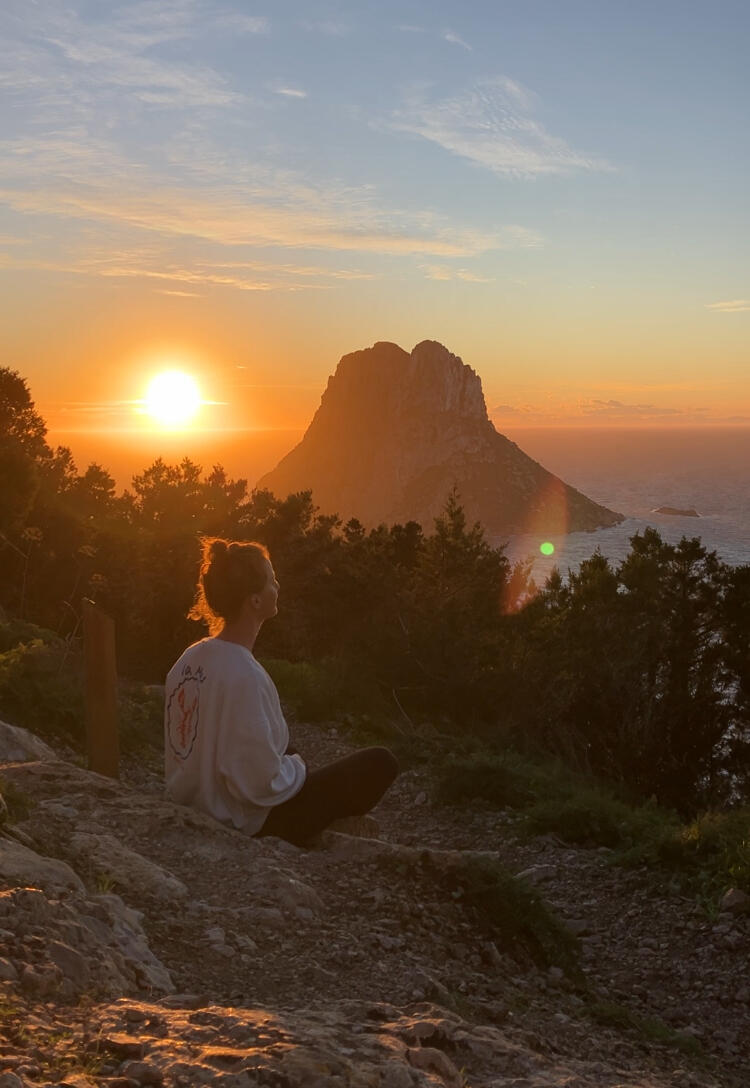 Carlijn Toenders intuitive energy reader in Ibiza Carlijn Toenders intuitive energy reader in Ibiza